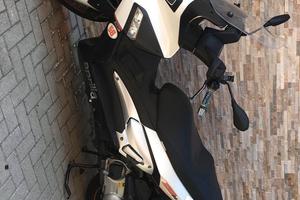 SR Max 300 Aprilia