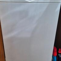 Lavastoviglie Indesit DSG 263 slim per 10 coperti