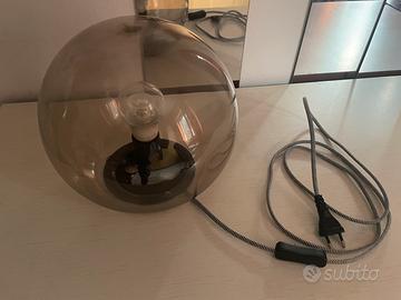 Due Lampade da comodino e con pulsante a piede