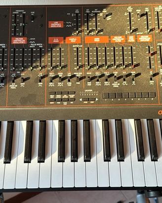 SINTETIZZATORE ANALOGICO  BEHRINGER Odyssey