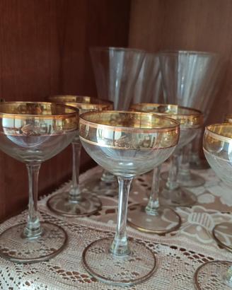 Set Calici Vintage con Filetto Dorato