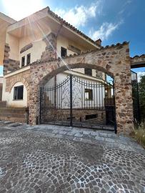 Villa Unifamiliare Pressi Via Villagrazia