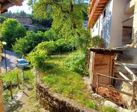 LOCALITA' VALDUGA: porzione di casa con giardino!