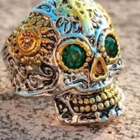 anello in acciaio con teschio 