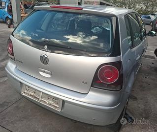 VOLKSWAGEN POLO per ricambi usati