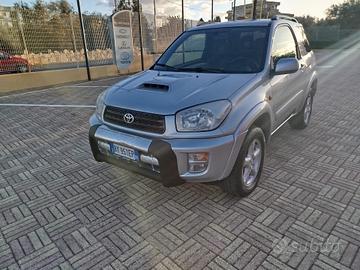 Toyota RAV 4 RAV4 2.0 Tdi D-4D cat 3 porte Sol