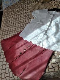 Completo blusa in sangallo e gonna in pelle