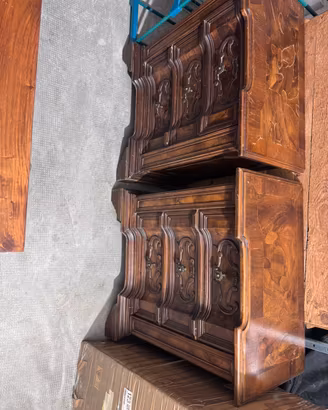 Antichi cassettoni in legno massello