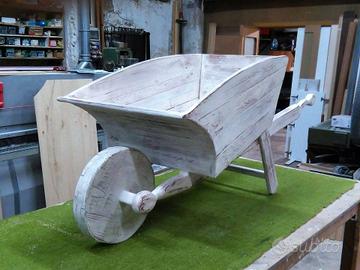 Carriola da arredamento e/o per esposizione