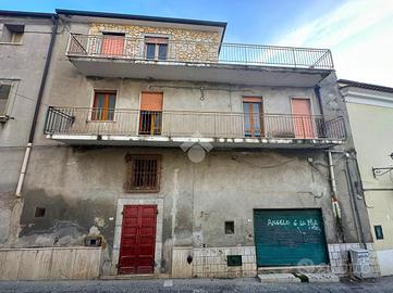 3 LOCALI A MONDRAGONE