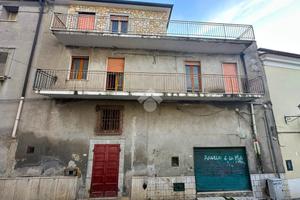 3 LOCALI A MONDRAGONE