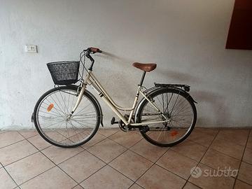 Bici da passeggio Montana.  Nuova