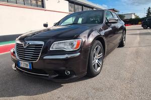 Lancia Thema 3.0 V6  239 CV platinum