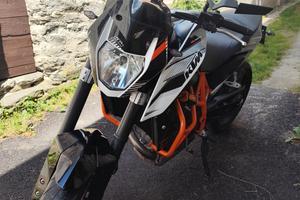 KTM Duke 690 – 2012 – 19.700 km