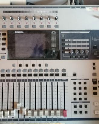 mixer Yamaha AW 2400 Professional da studio