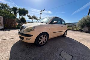 Lancia y