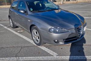 alfa romeo 147 1.6 benzina 