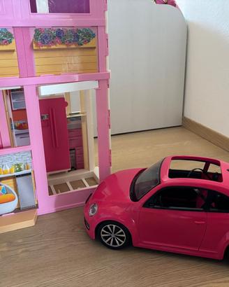 Volkswagen Maggiolino rosa barbie