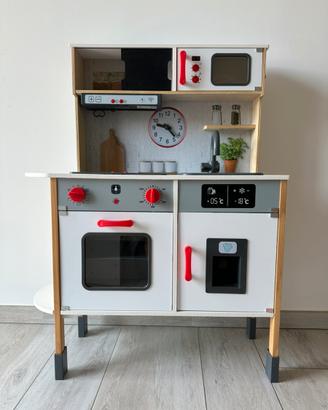 Cucina giocattolo Lidl in legno ben tenuta