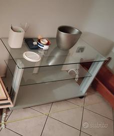 Tavolo in vetro porta televisore 