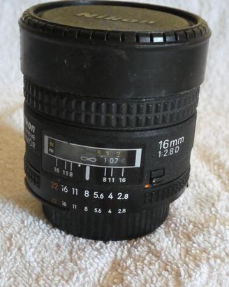 Nikon AF 16 mm f/2.8 D Fisheye obiettivo fisheye