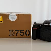 NIKON D 750