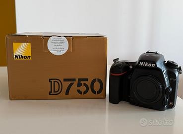 NIKON D 750