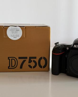 NIKON D 750