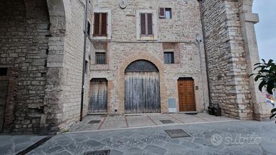 Locale commerciale a Todi