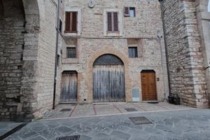 Locale commerciale a Todi