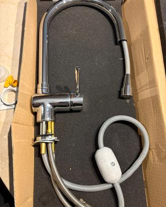 Rubinetto cucina con doccetta estraibile