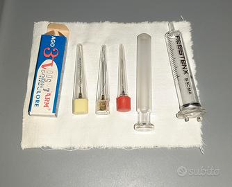 Siringa vetro vintage con aghi