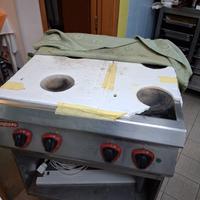 Cucina professionale 4 fuochi ad induzione 