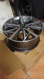 cerchione R 18 nuovo