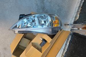 Coppia fari Opel Corsa C 2000-2003 con motorino