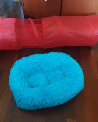 cuccia e gioco gatto/cane