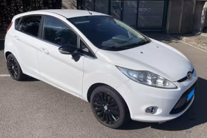 Ford Fiesta 1.2   82 CV 5 porte  del 2010,