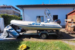 gommone con motore 40cv 4 tempi