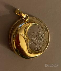 Ciondolo mezza luna in metallo color oro