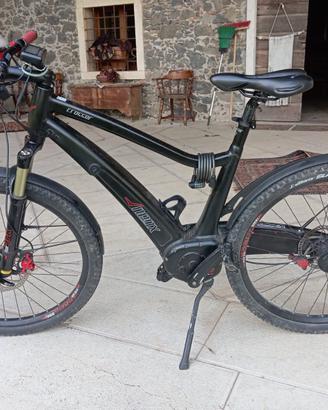 E-bike Neox Recoaro Crosser nera