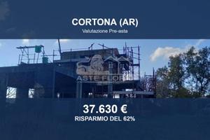 Immobile in asta di 260 m² con box auto a Cortona