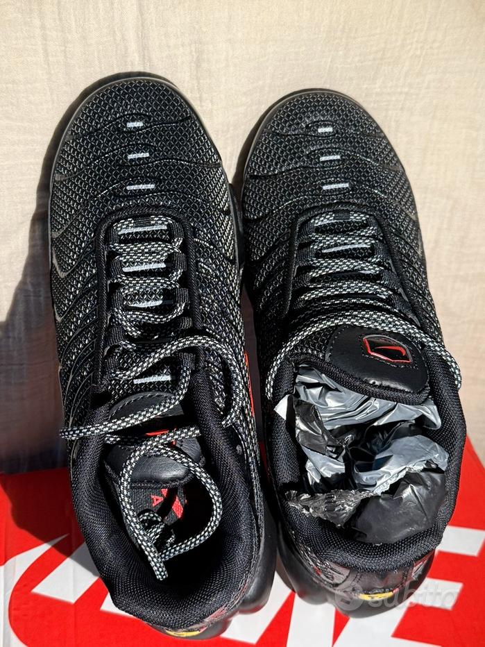 Tn rosse Vendita in Abbigliamento e accessori