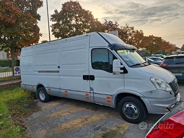 Iveco Daily 35c21 con sponda 