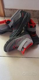 Scarpe da trekking N ° 29 e 32 