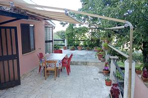 Villa unifamiliare con terreni