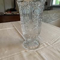 Vaso in cristallo decorato smerlato – stile Boemia