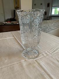 Vaso in cristallo decorato smerlato – stile Boemia