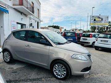 Lancia Ypsilon 1.2 69 CV 5 porte S&S Gold