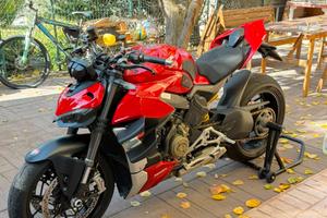 Ducati Streetfighter v4