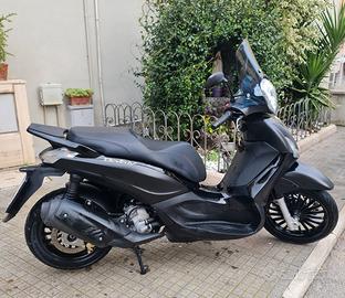 Paggio Beverly 300 IE ABS/ASR(MY 2020)